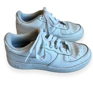 Nike Air Force 1 LE